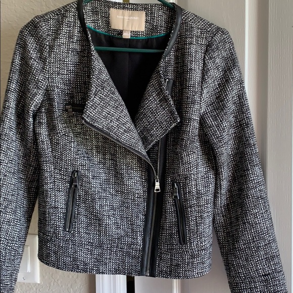 Asymmetrical zip jacket. - Picture 3 of 6